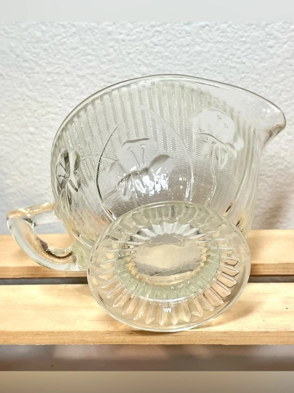 ☀️☀️2/$10 Jeannette Glass “Iris and Herringbone” Pattern Pressed Glass Creamer